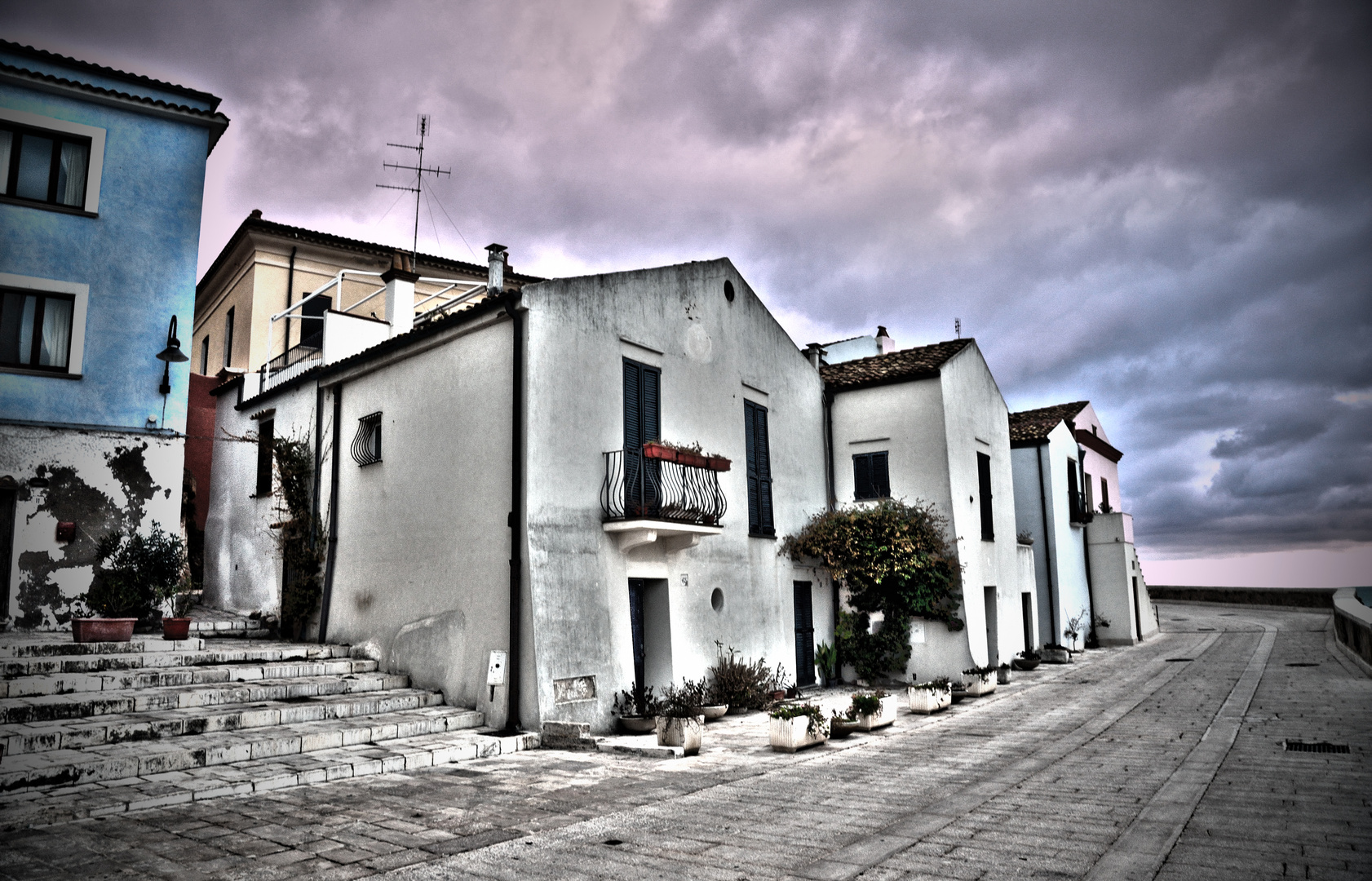 Termoli - veduta del borgo antico in HDR