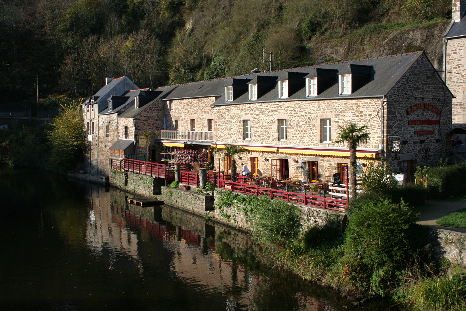 Terrasse au port de dinan