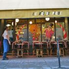 terrasse décorée du " Roi de pique " rue Pastourelle Paris III arr