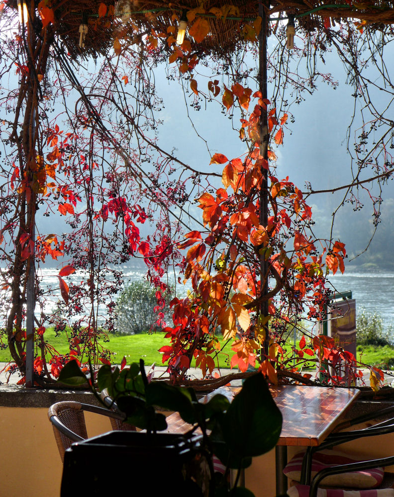 Terrasse im Sonnenlicht