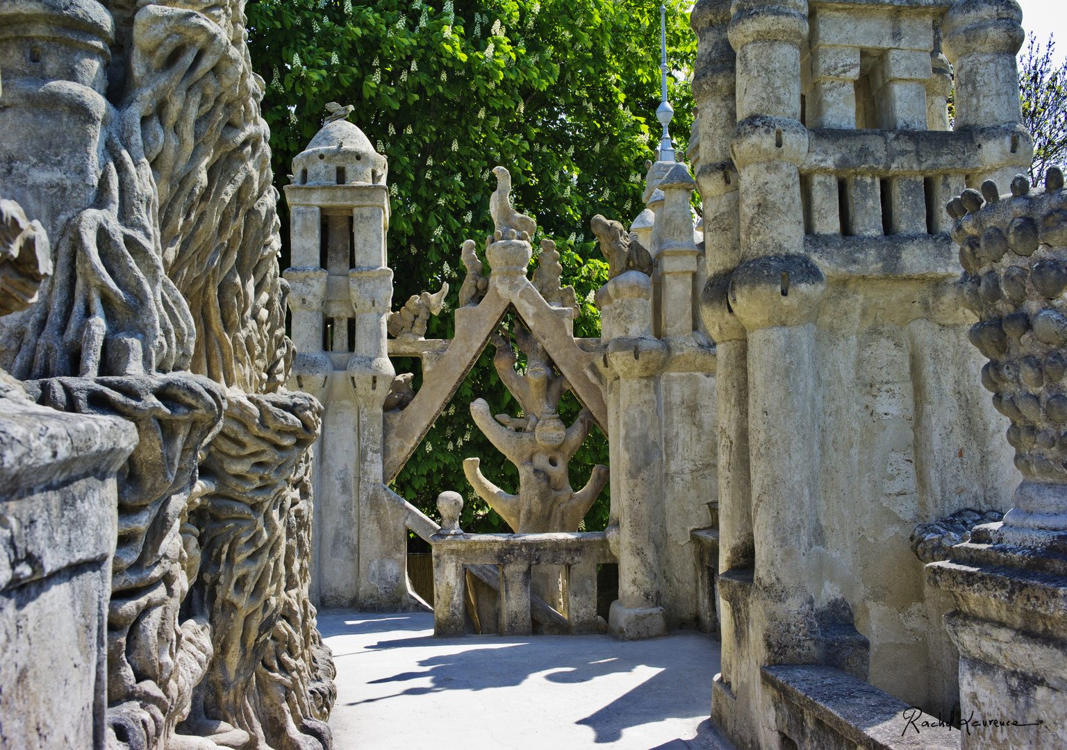 Terrasse Sud Ouest du Palais Idéal du Facteur Ferdinand Cheval