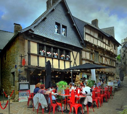 Terrasse sur le port de St-Goustan 