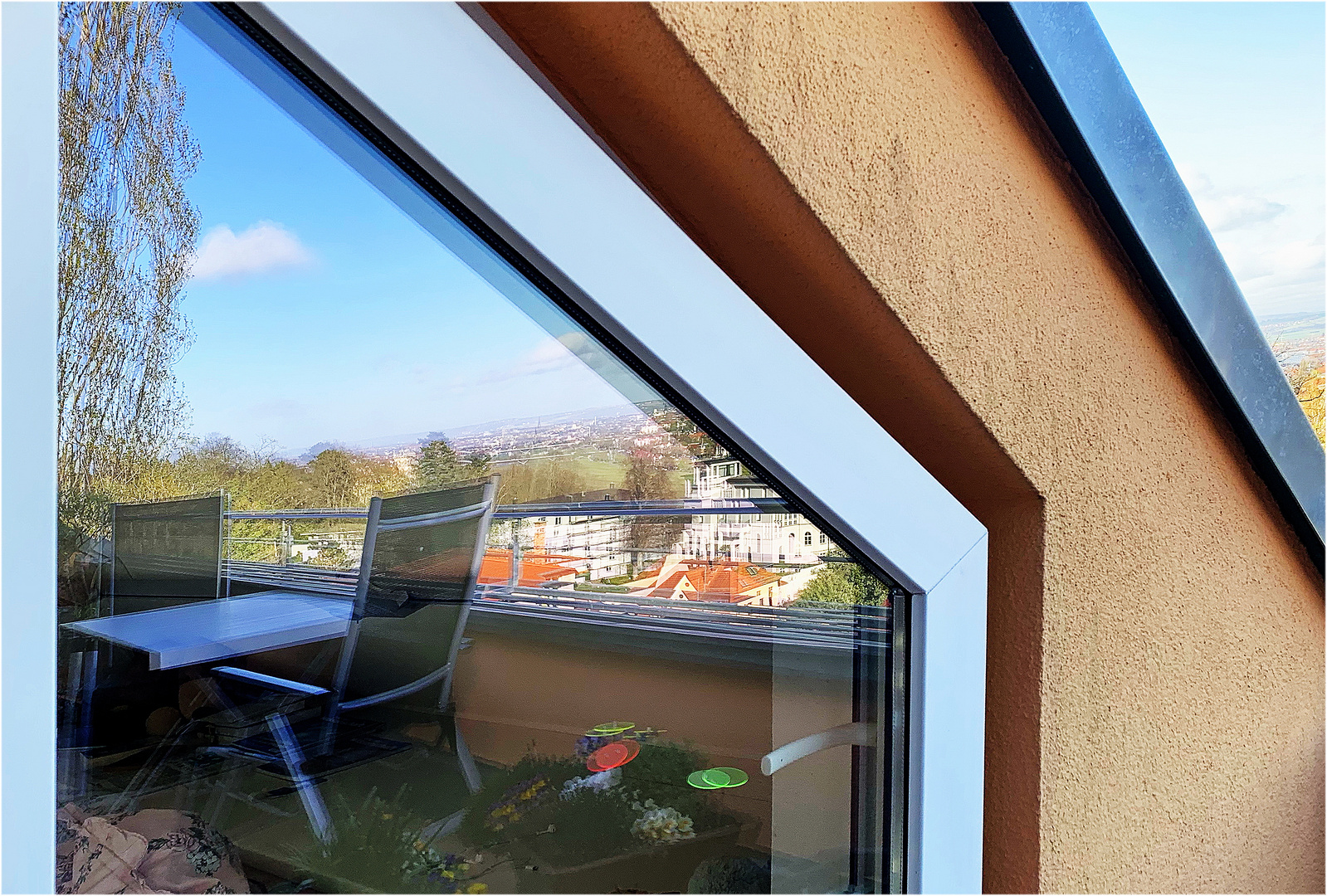 Terrassenfenster gespiegelt  -14.04.2020 - 