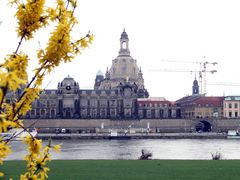 Terrassenufer Dresden im Frühling 2005