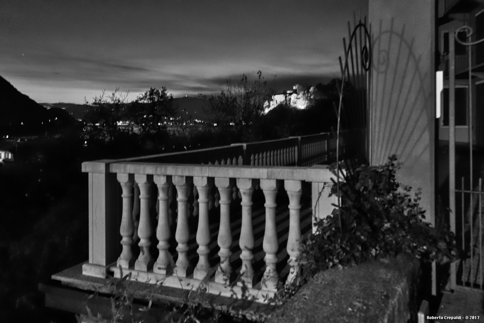 Terrazza sul lago by night