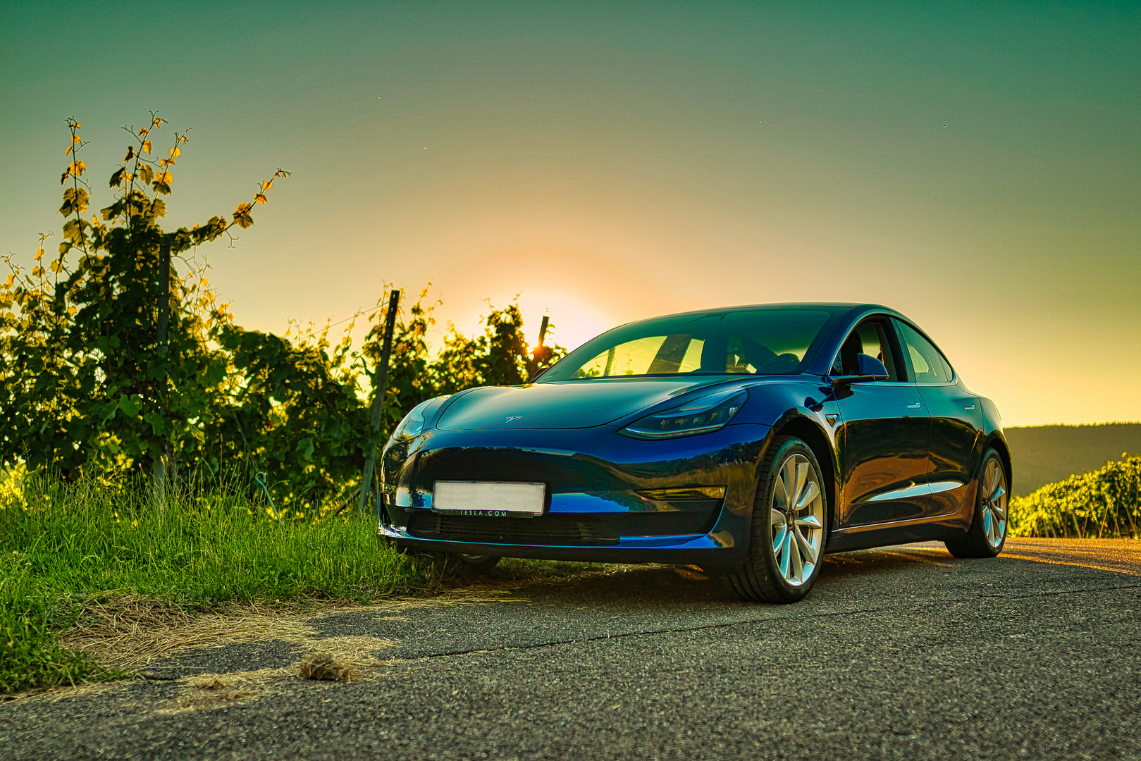 Tesla Model 3 - Traum in Blau