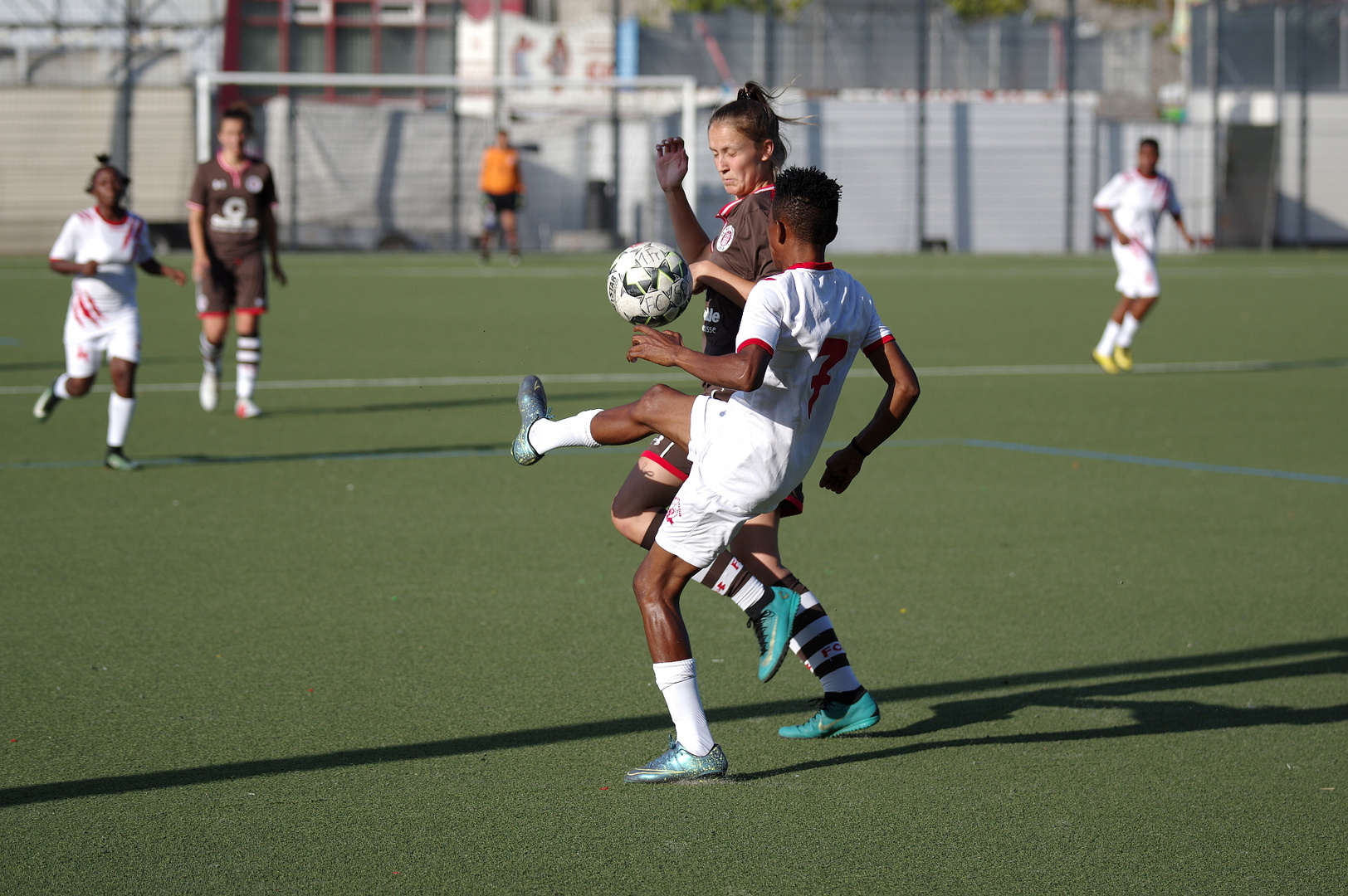 Testspiel gegen die Simba Queens 3