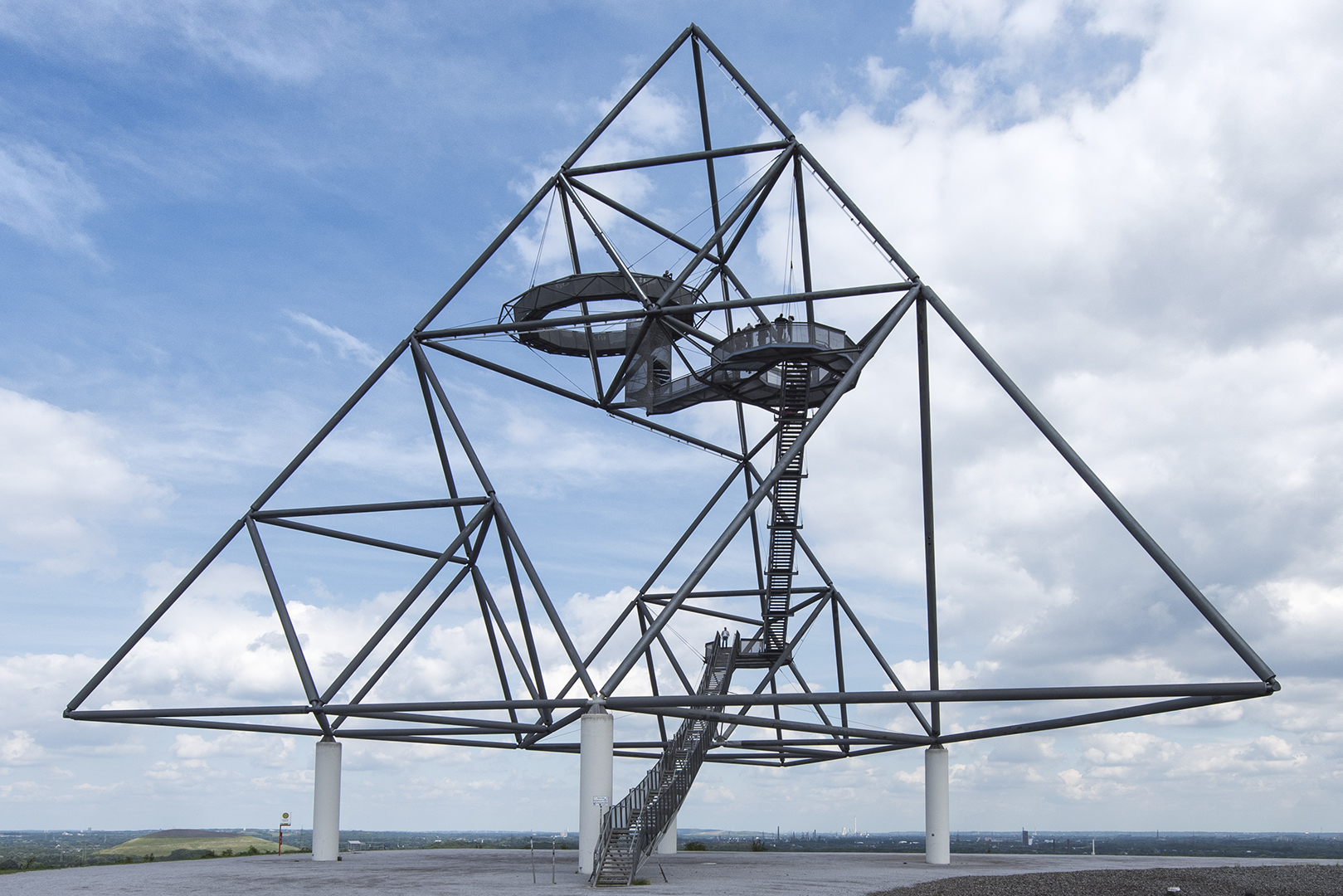 Tetraeder 04, Aufgang