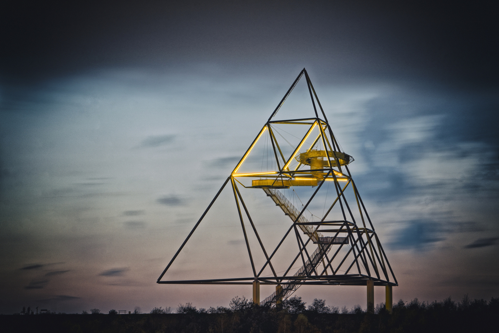 Tetraeder am Abend