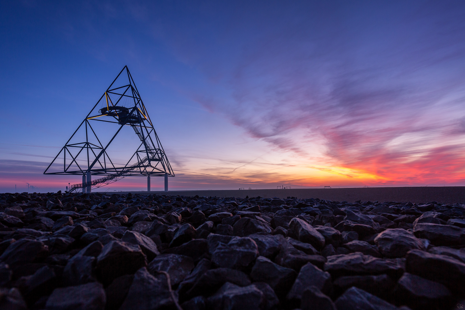 Tetraeder an einem Frühlingsmorgen