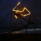 Tetraeder bei Nacht