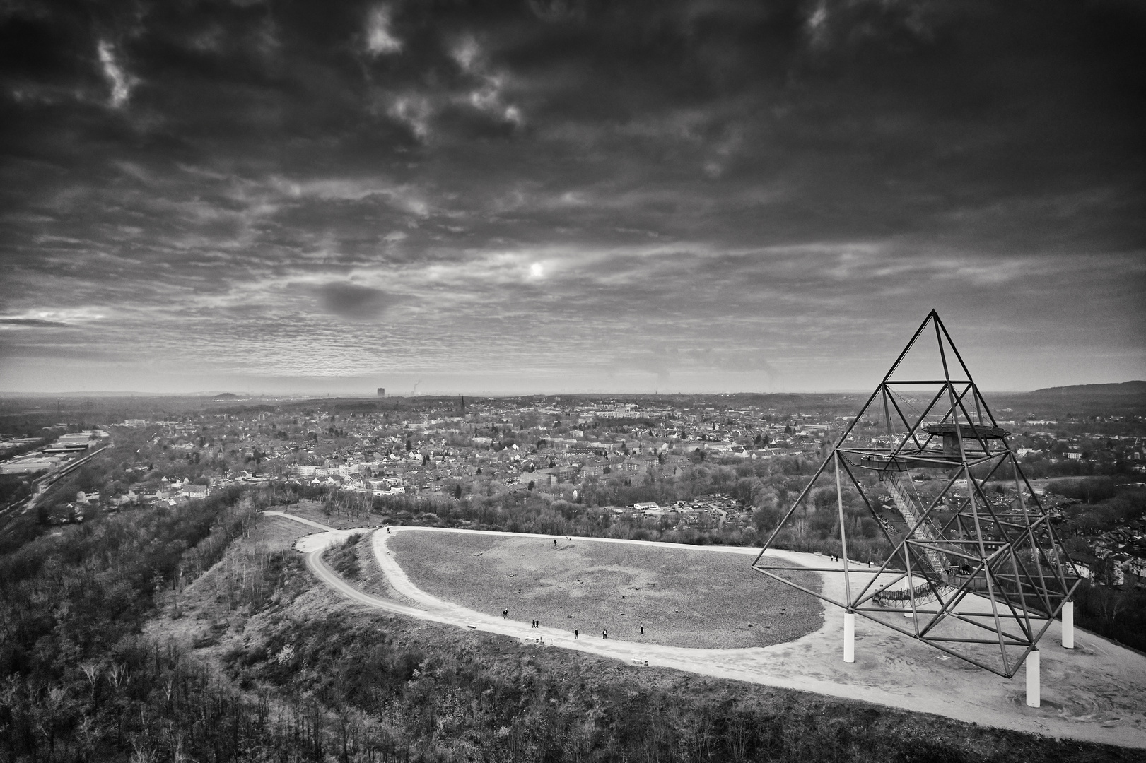 Tetraeder Black & White