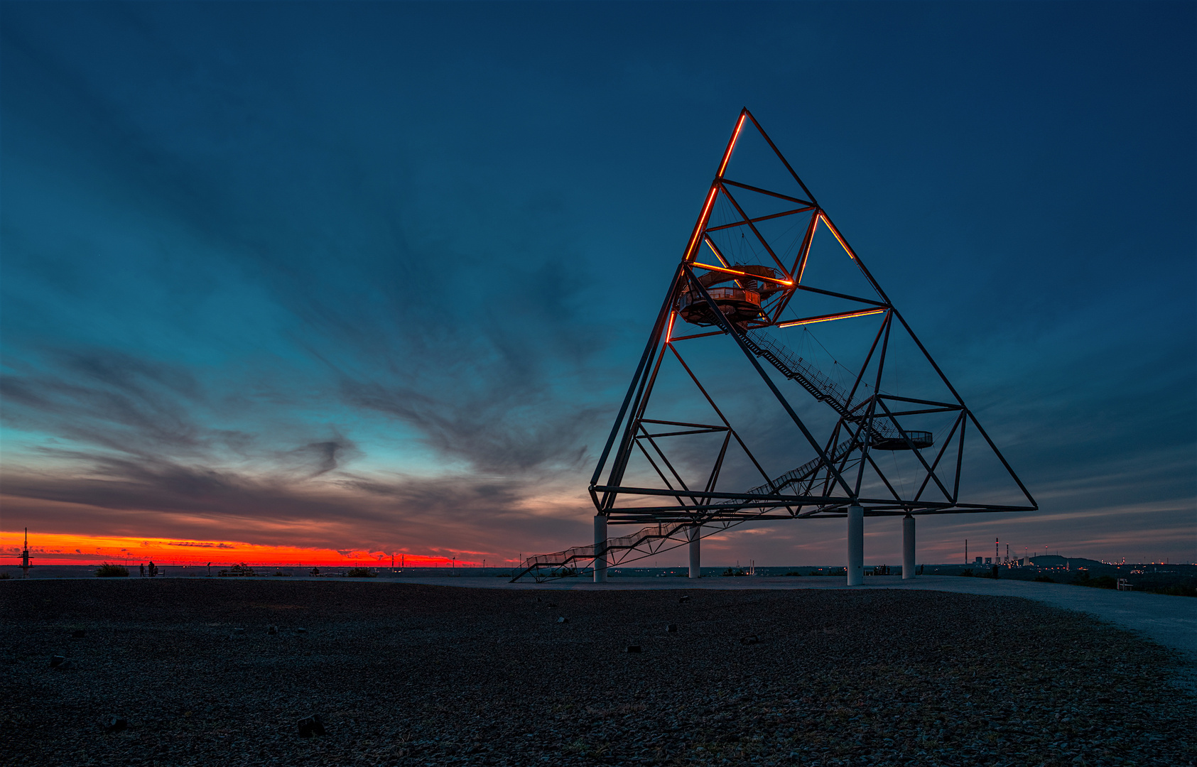 tetraeder bottrop foto bild architektur architektur bei nacht nachtaufnahme bilder auf fotocommunity