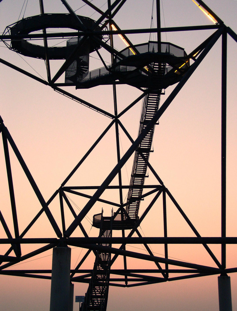 Tetraeder Bottrop, oder auch: stairway to heaven. Ein bißchen.