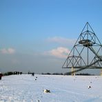 Tetraeder im Schnee.