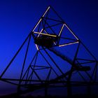 Tetraeder in der blauen Stunde