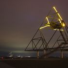 Tetraeder in Himmelstinte