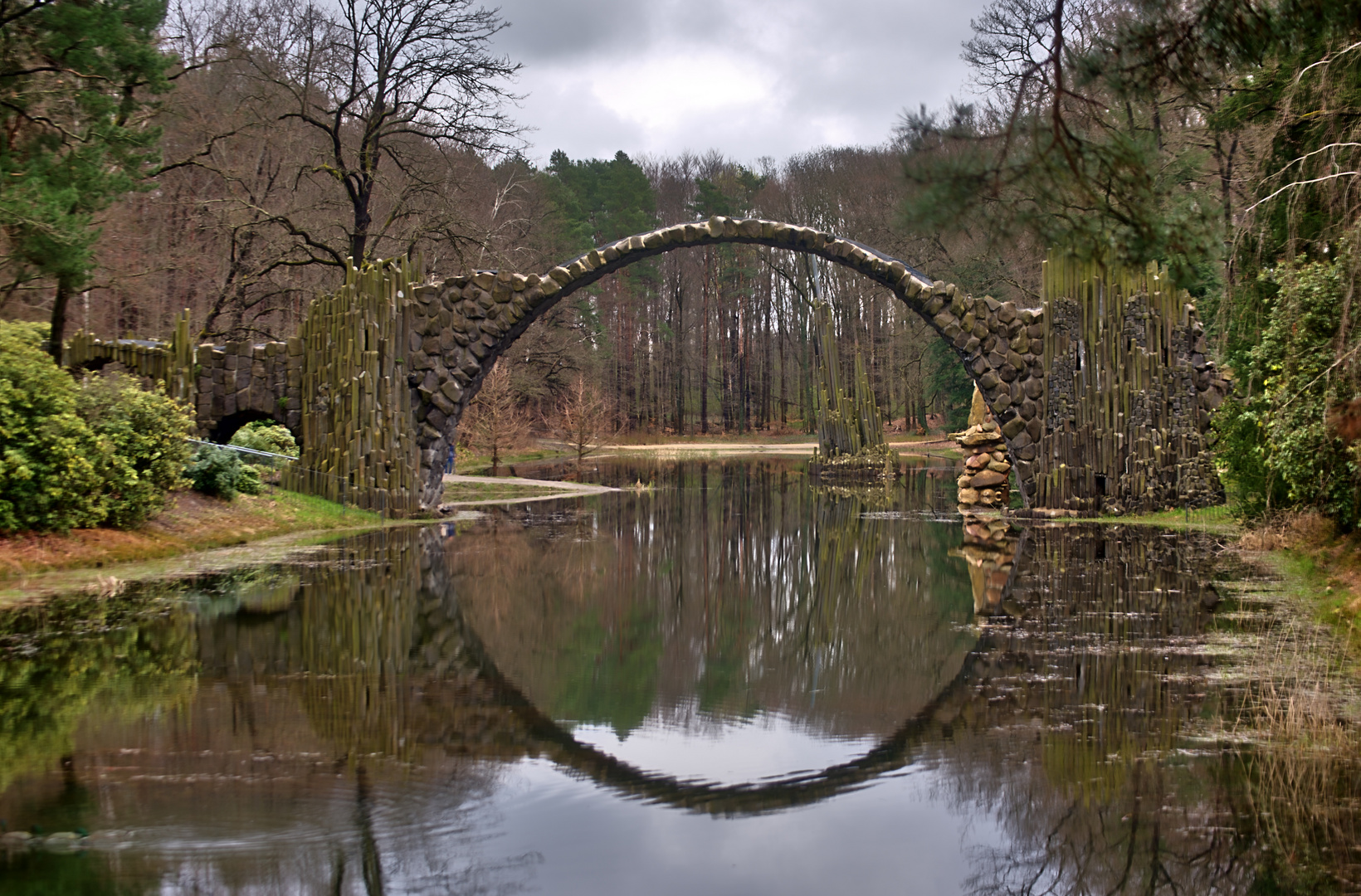 Teufelsbrücke am Rakotzsee