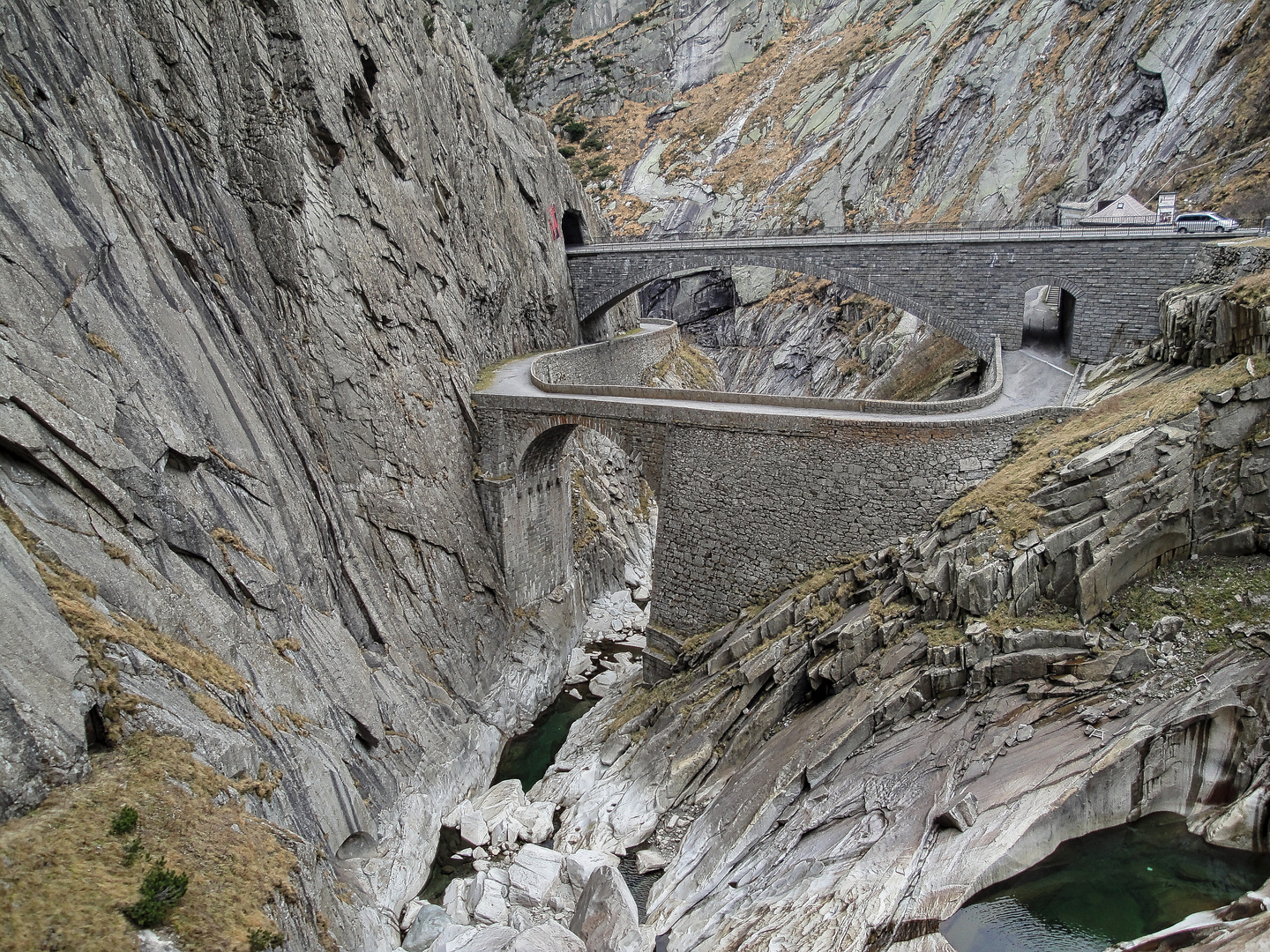 Teufelsbrücke durch die Schöllenenschlucht