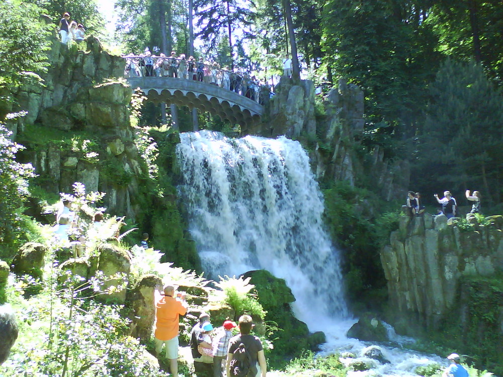 Teufelsbrücke während der Wasserspiele