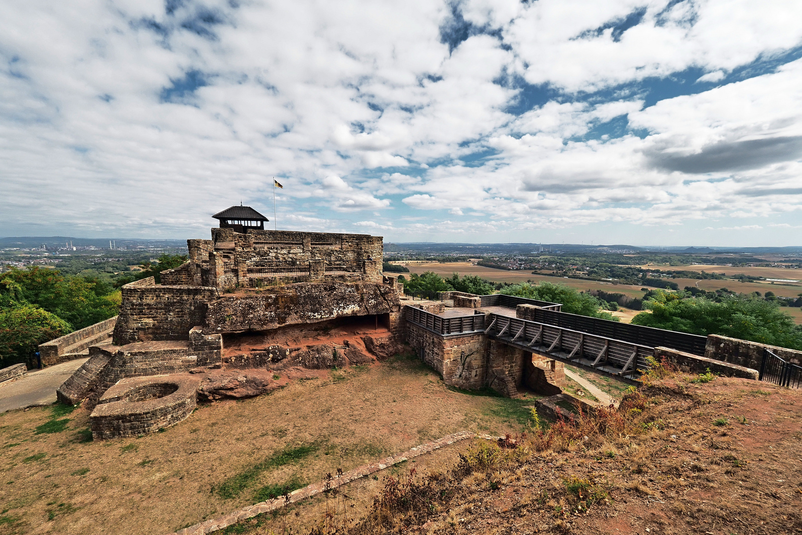 Teufelsburg - Burgruine in Felsberg im Saarland