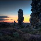 Teufelsmauer bei Thale - die Heide blüht, der Himmel glüht. Na denn.