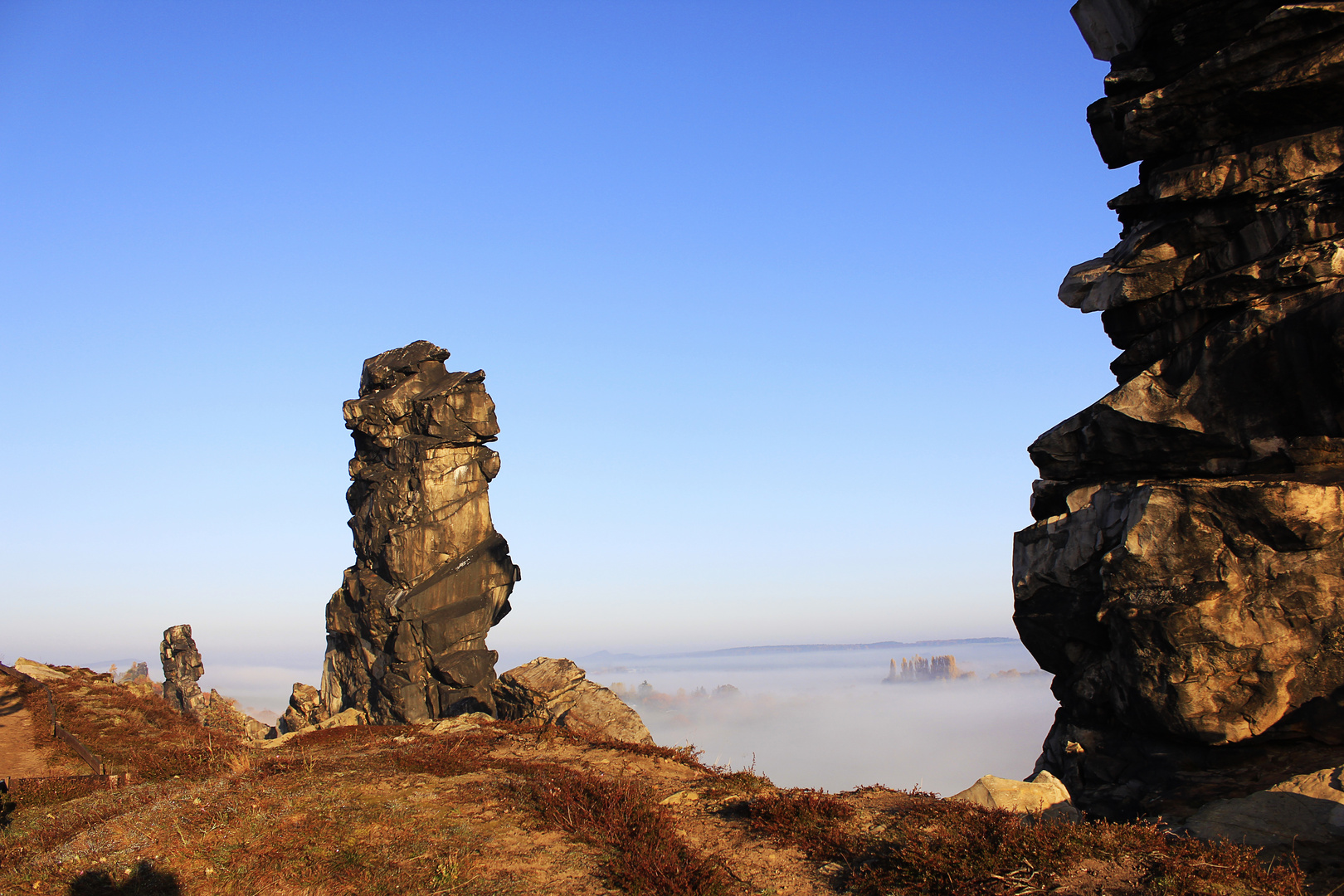 teufelsmauer im nebel 7