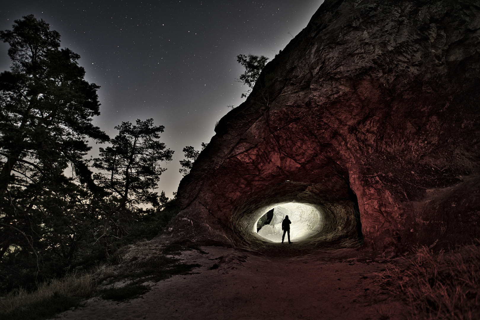 "Teufelsmauer" in der Nacht