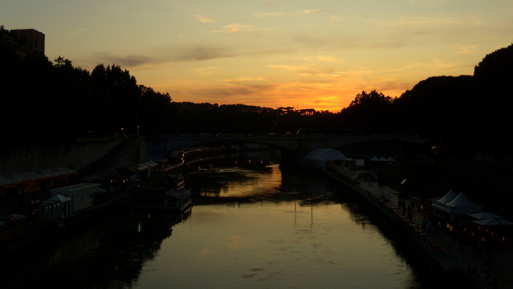 Tevere al crepuscolo