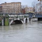 tevere in piena-