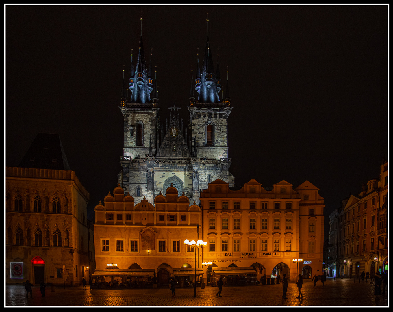 teynkirche bei nacht