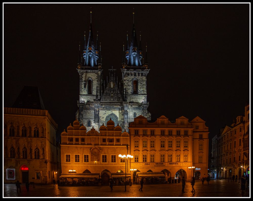 teynkirche bei nacht