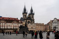 Teynkirche mit Jan Hus Denkmal