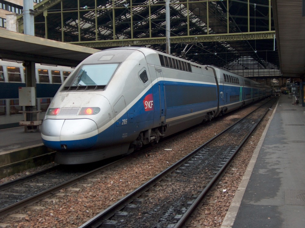 TGV Duplex 285 in Paris Gare de Lyon