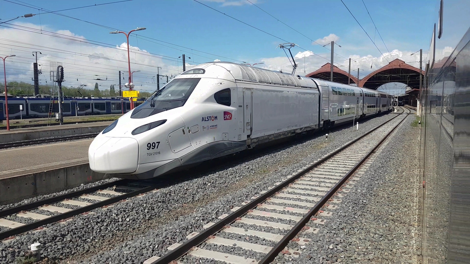 TGV M