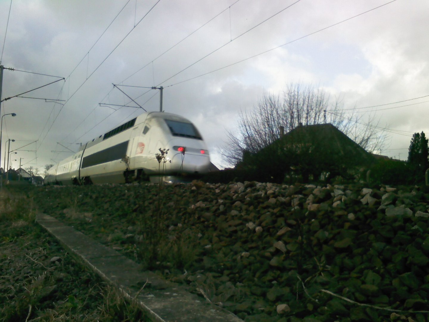 tgv pos sans caténaire