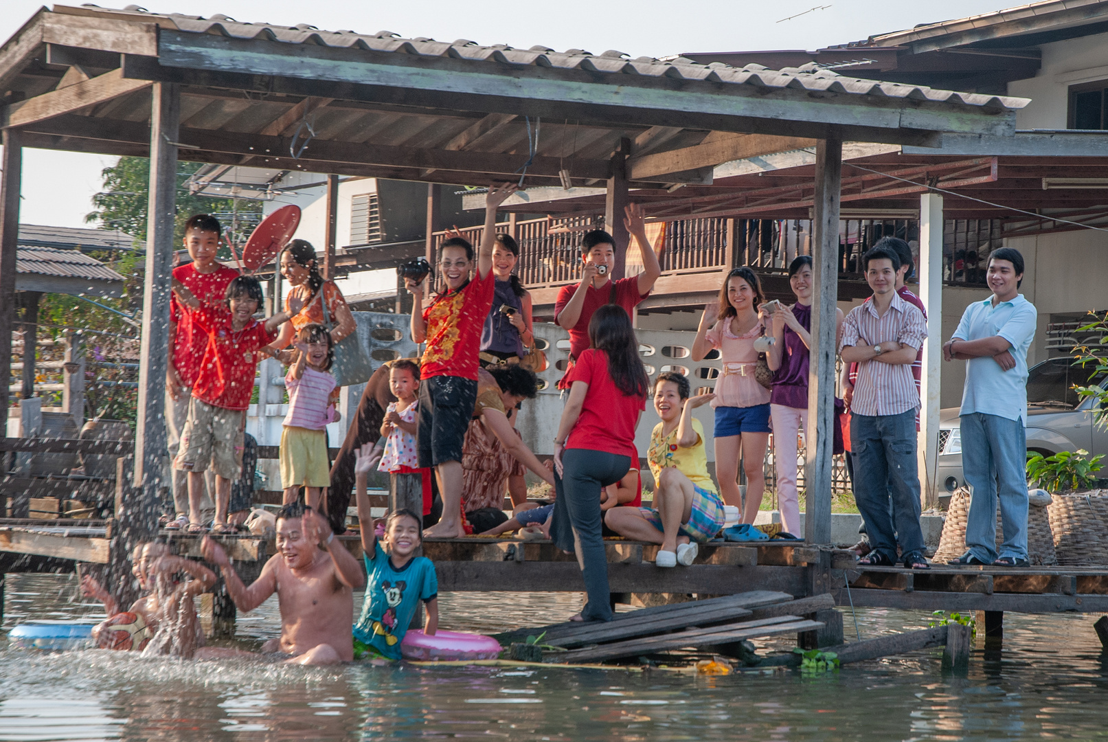 Tha Ruea at Klong Om Non Nonthaburi