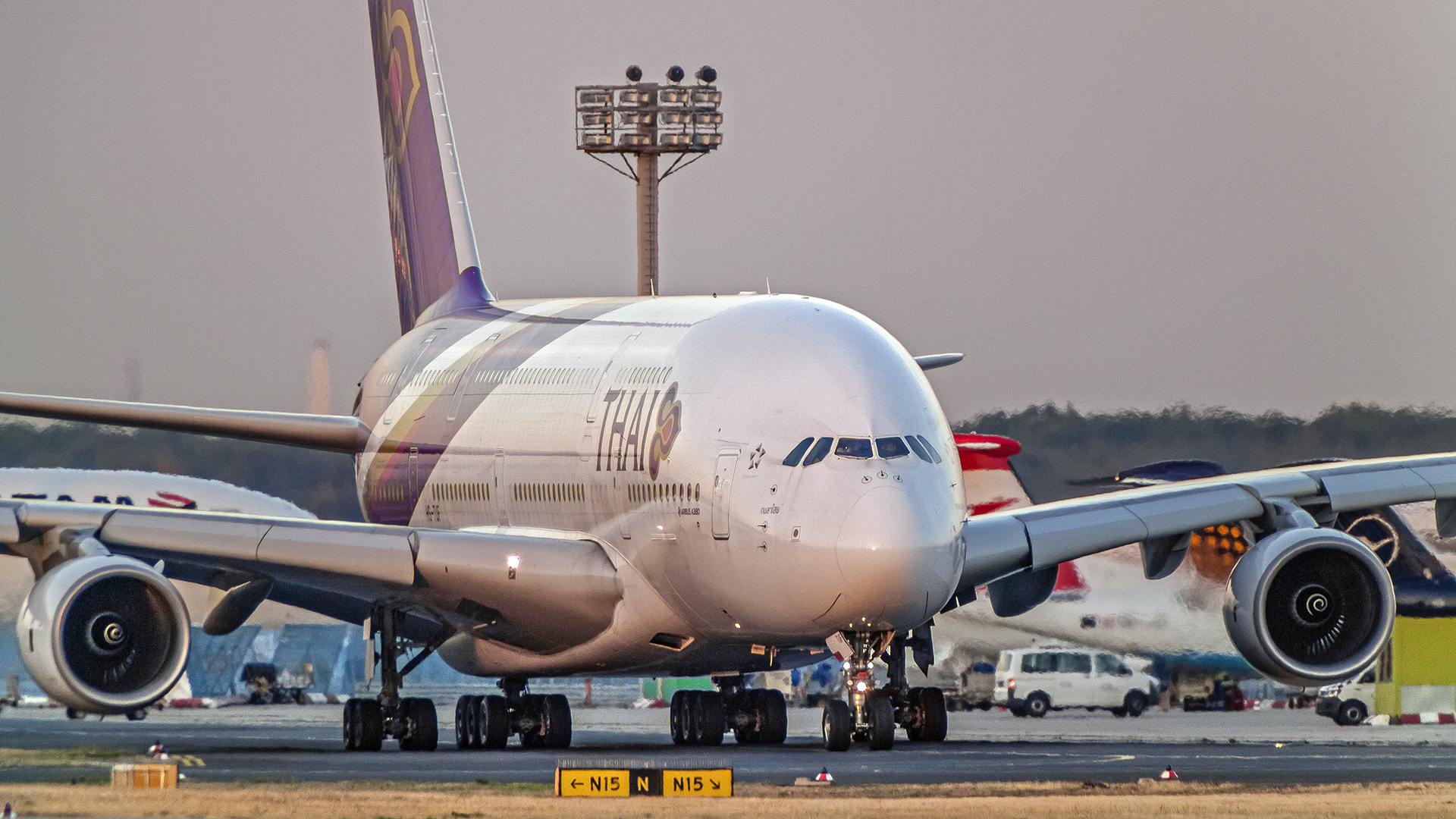 THAI A380 auf dem Weg zur Startbahn West