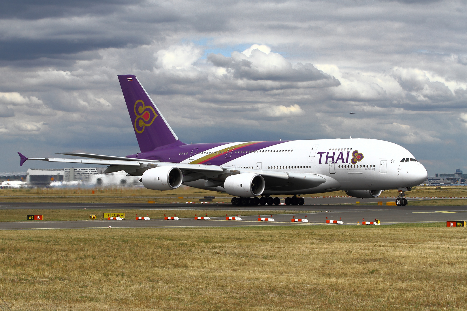 Thai Airways Airbus A380-841