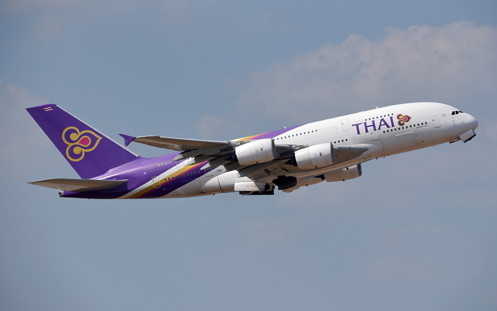 Thai Airways Airbus A380 HS-TUE 