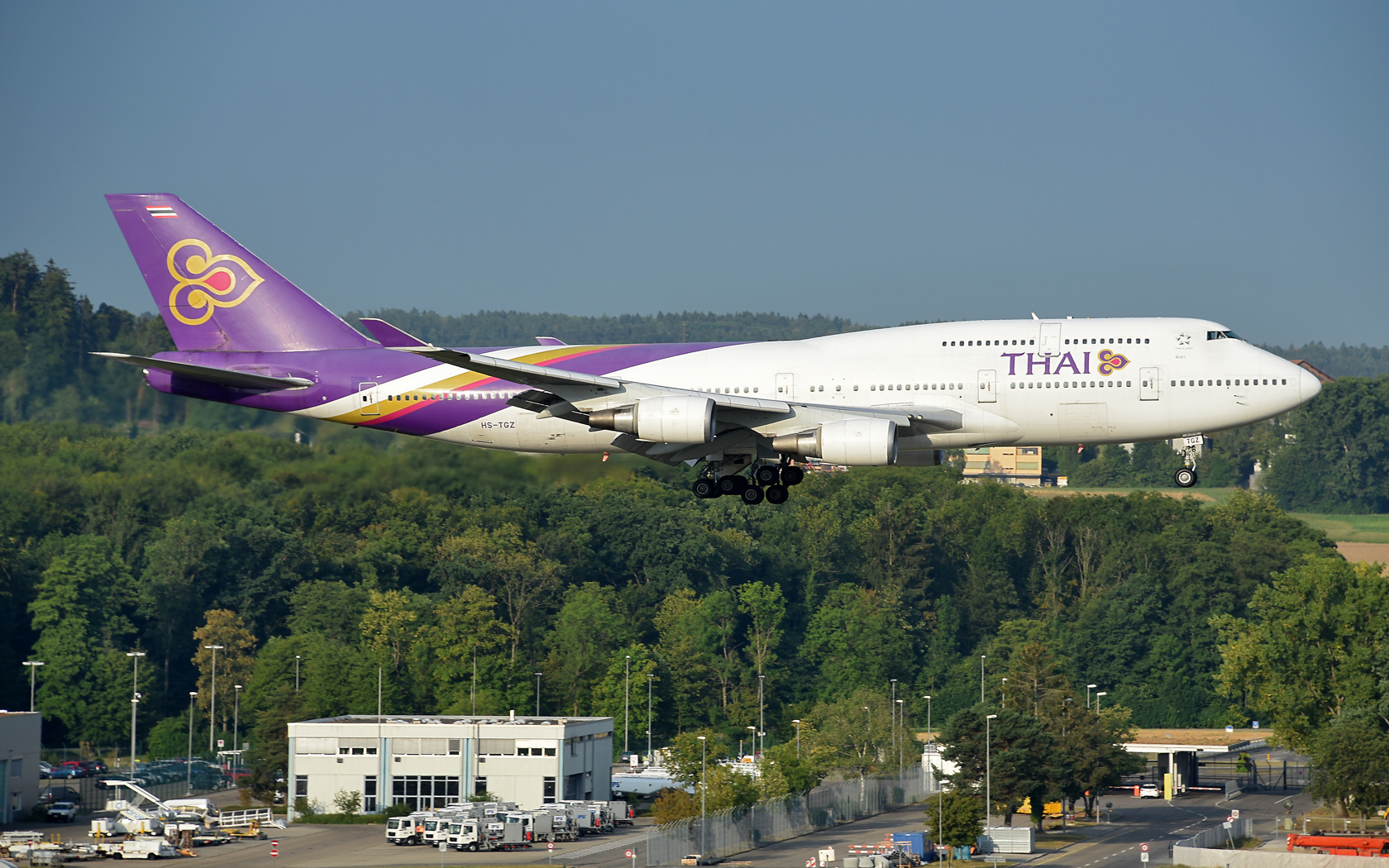 Thai Airways Boeing 747-400 HS-TGZ 