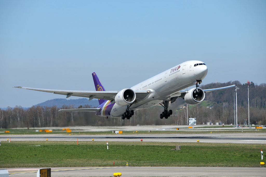 Thai Airways Boeing 777-300ER HS-TKR