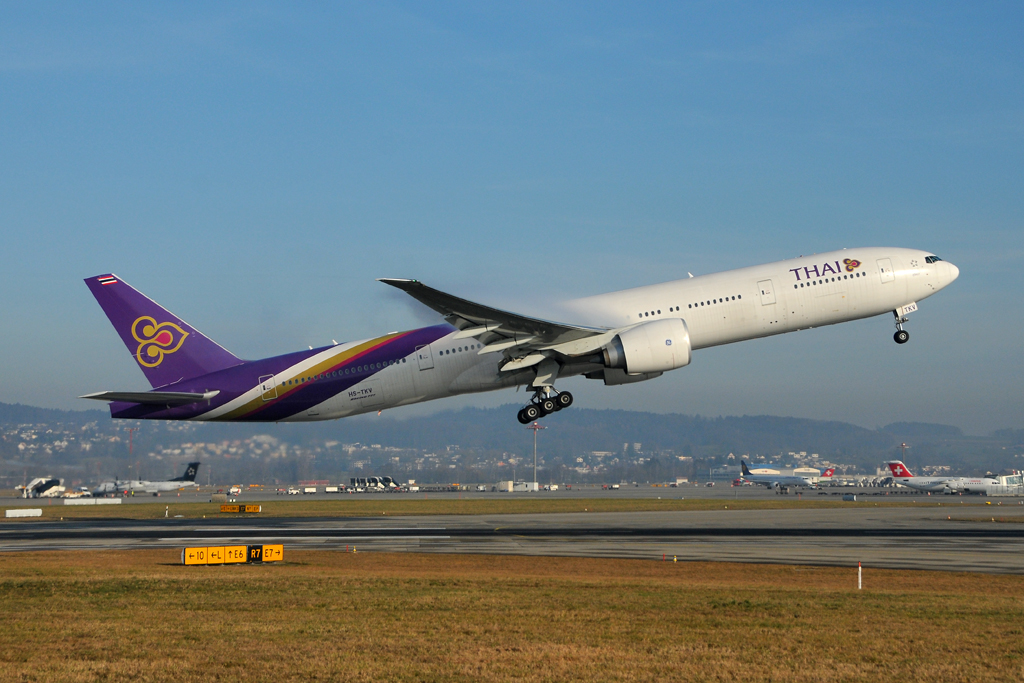 Thai Airways Boeing 777-300ER HS-TKV