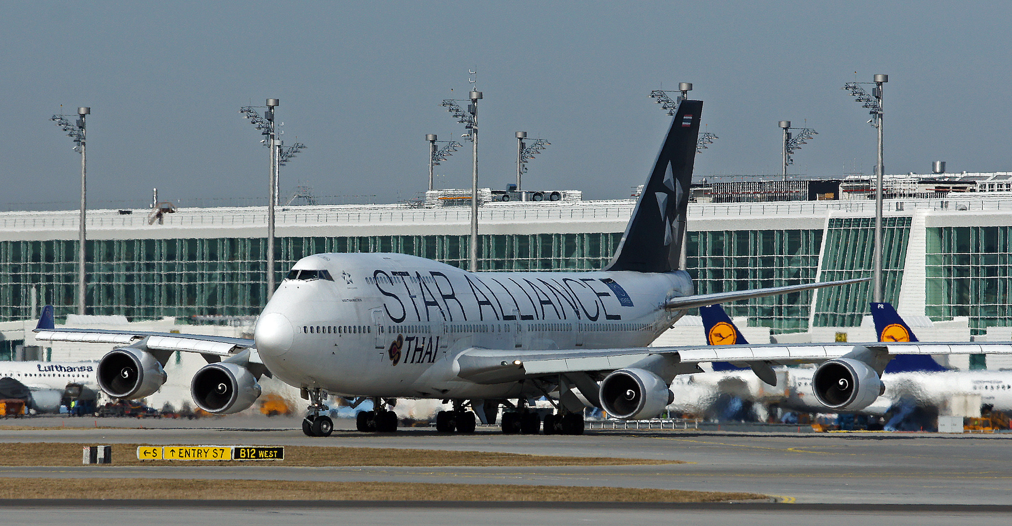 THAI AIRWAYS INTERNATIONAL / STAR ALLIANCE