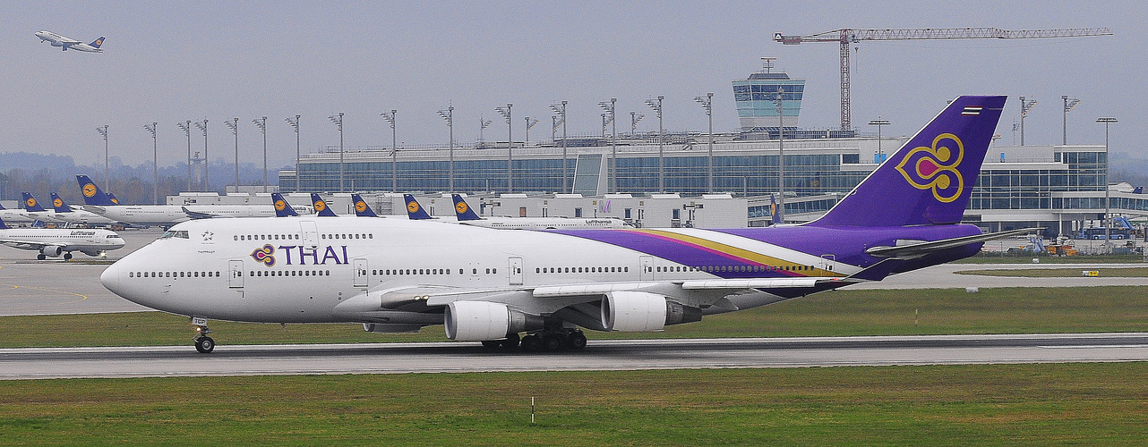 Thai Arways 747-4D7