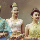 Thai Prinzessin und ihre Zofen