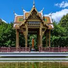 Thailändische Sala mit Buddha-Statue, Westpark München 