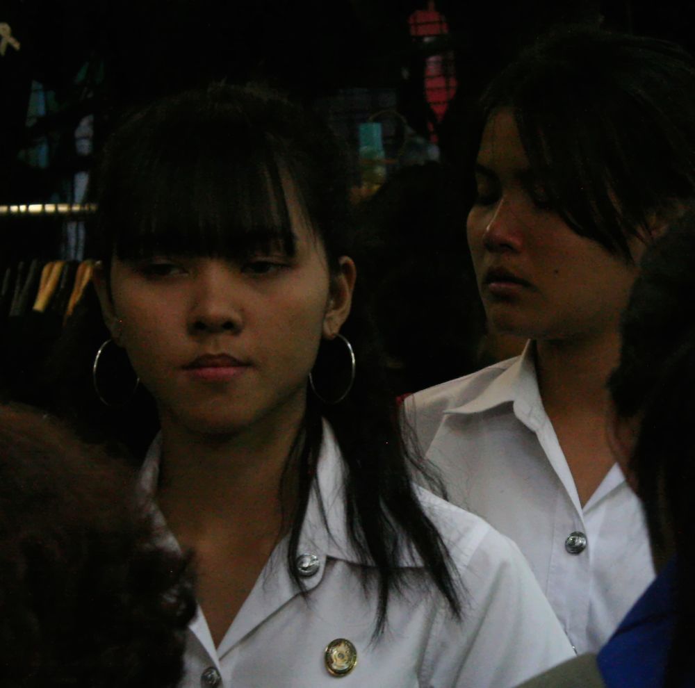 Thailändische Schulmädchen