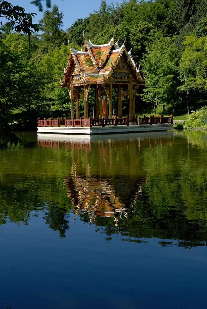 Thailändischer Wasser Tempel - München-Westpark