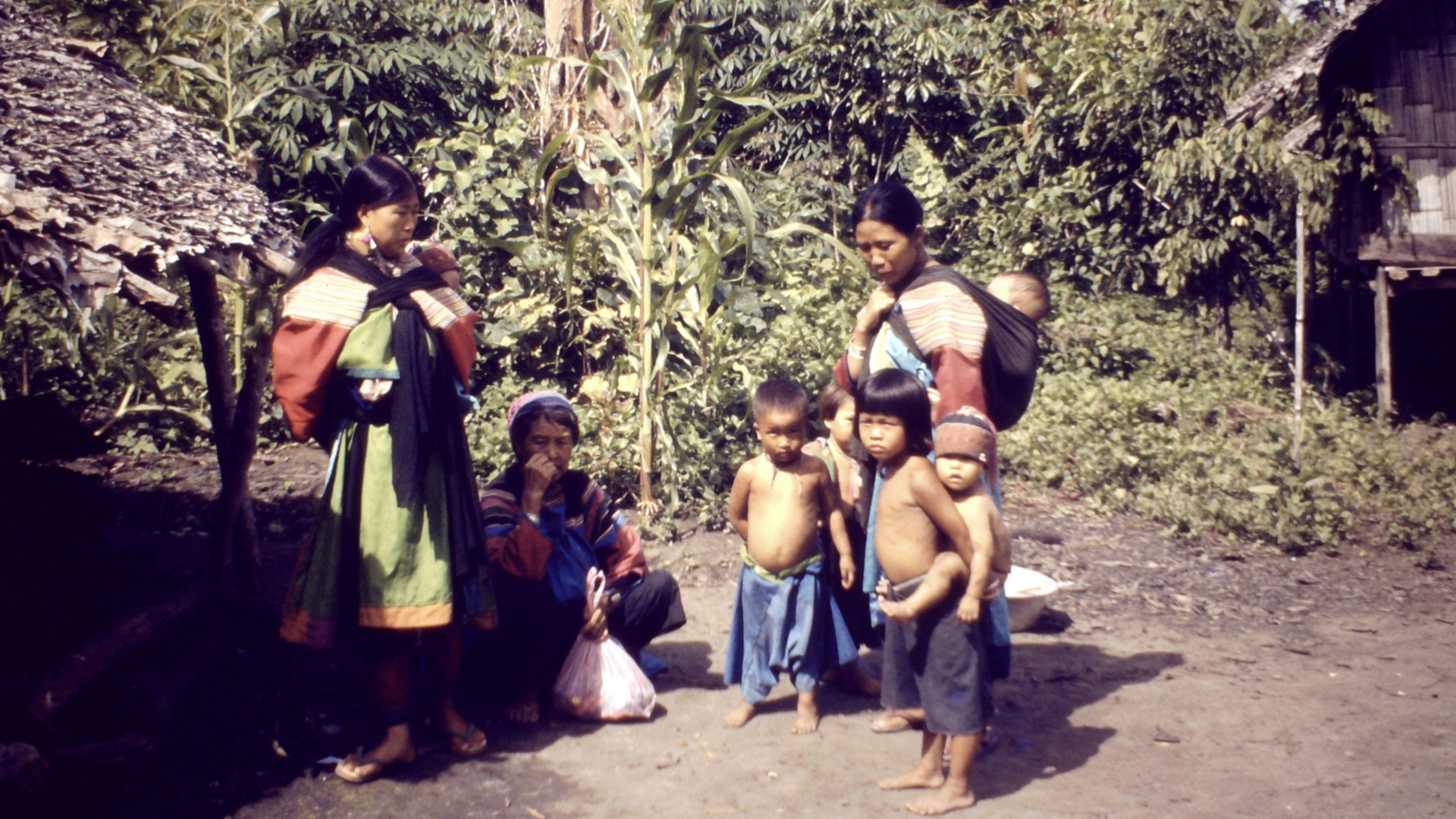 Thailand (1983), Karen